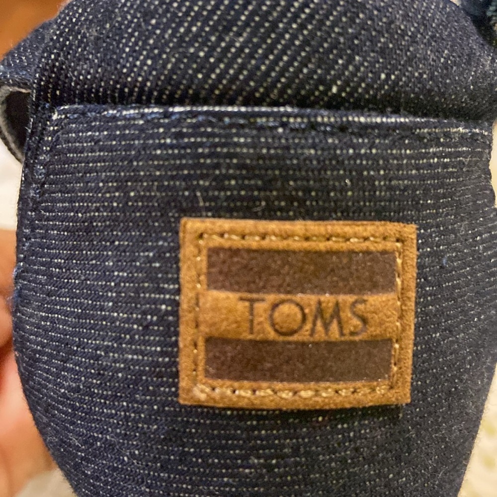 TOMS GIRLS STRAP SANDALS - Picture 5 of 5